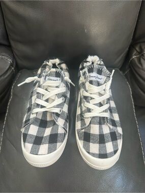 Tommy Bahama Black & White Plaid Kids Lace-Up Sneakers